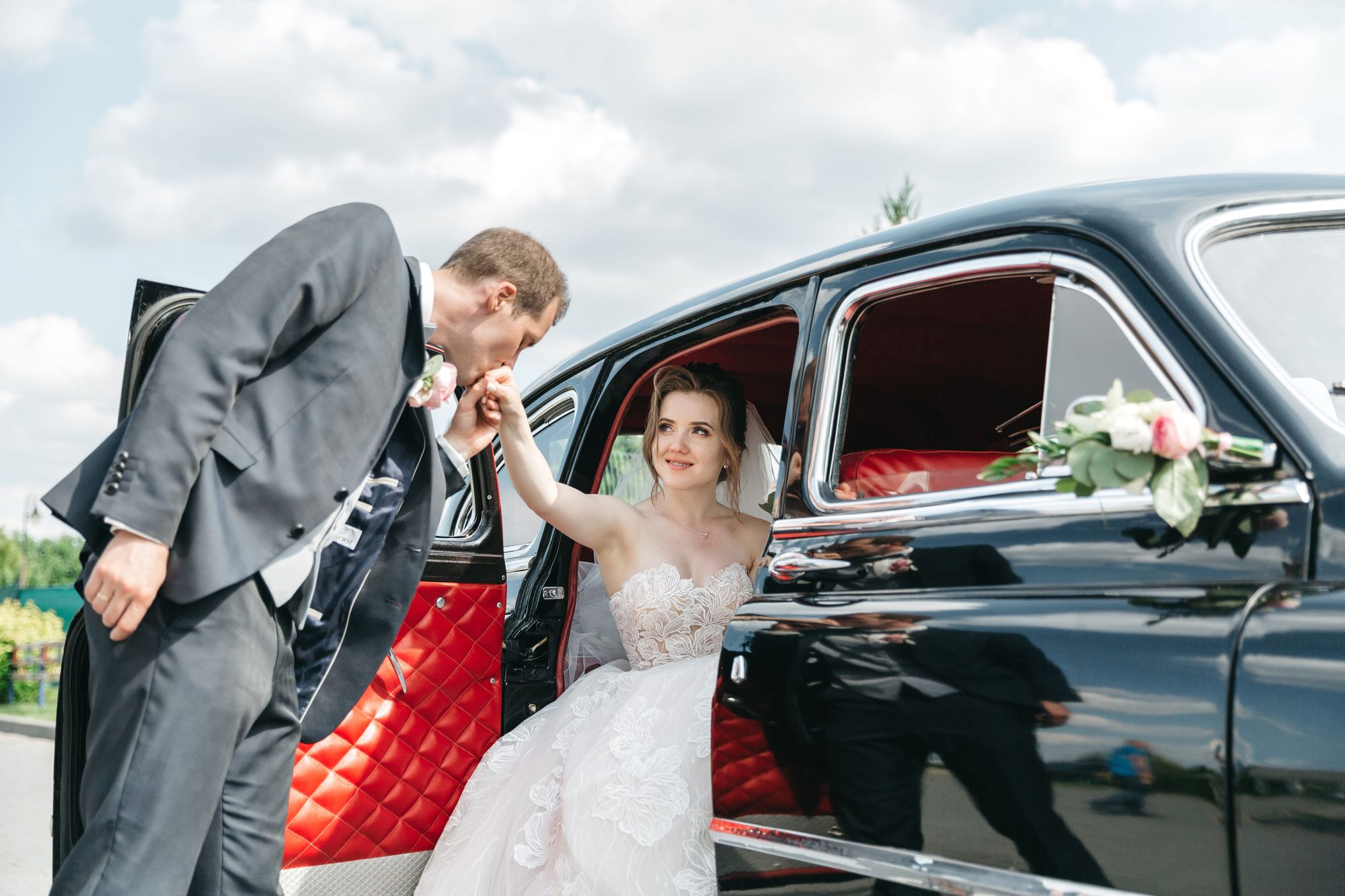 Luxury Wedding Limo Service For Your Big Day